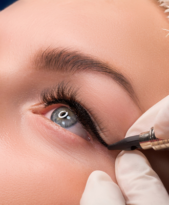 Permanent eyeliner procedure